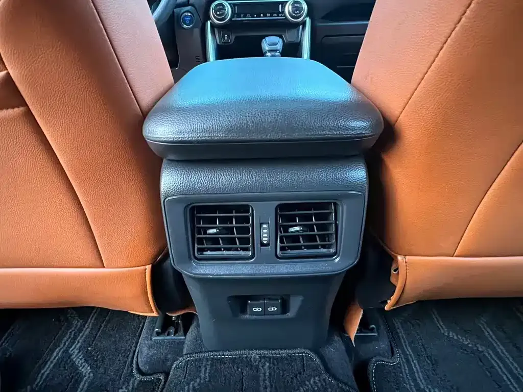 Toyota RAV4 2022 из CN, фото 2