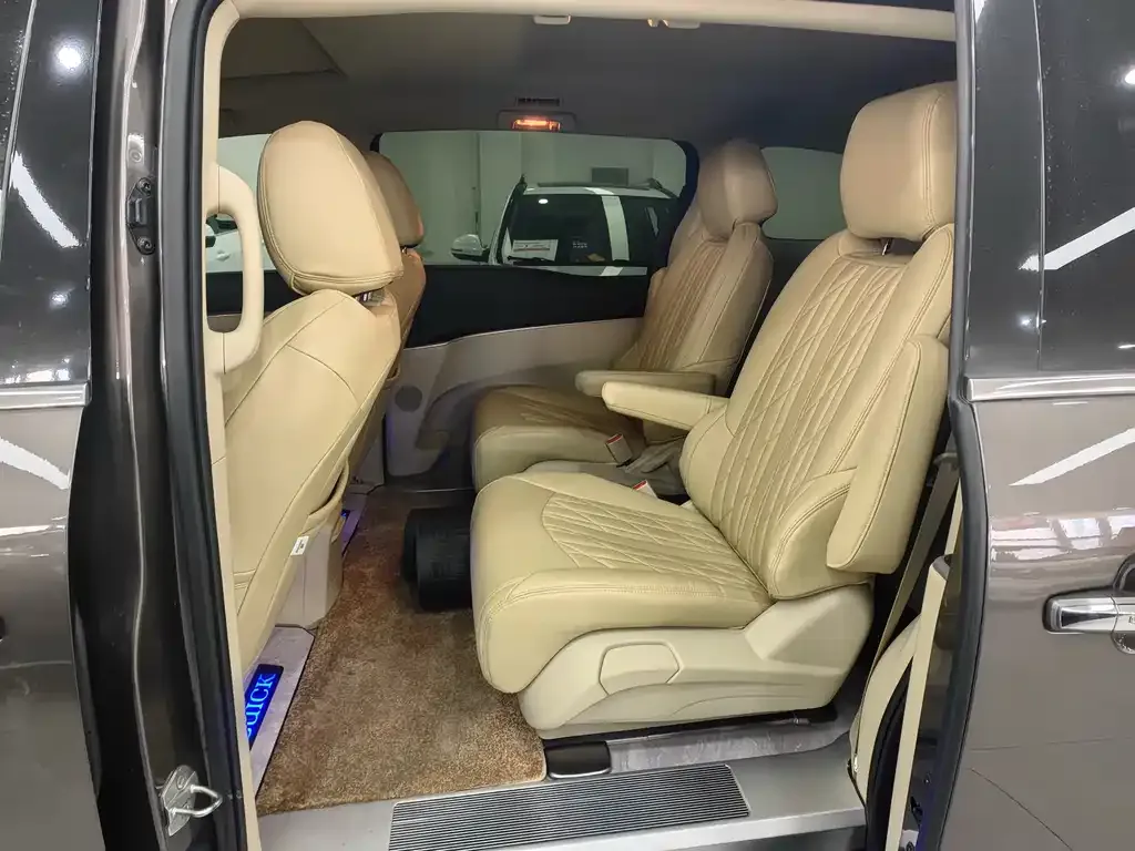 Buick GL8 2024 из CN, фото 9