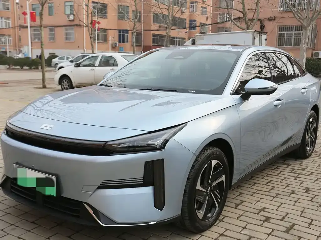Geely Galaxy L6 — фото 1