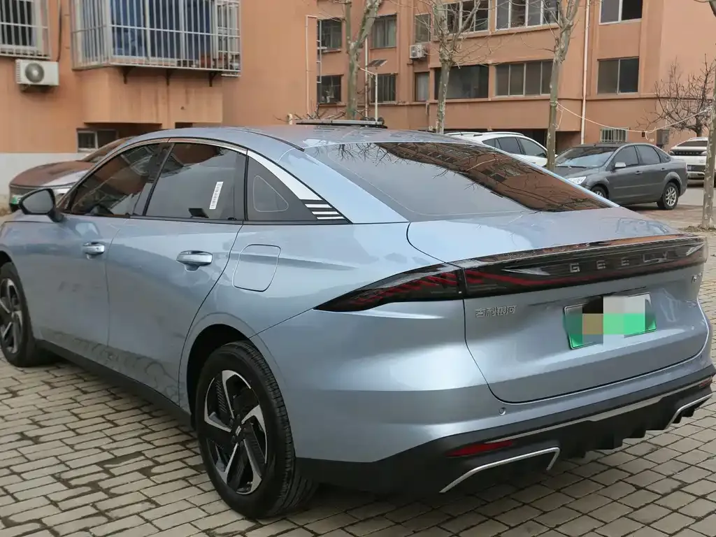 Geely Galaxy L6 — фото 10