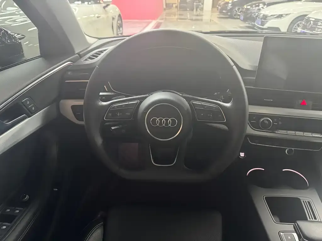Audi A4L 2021 из CN, фото 5