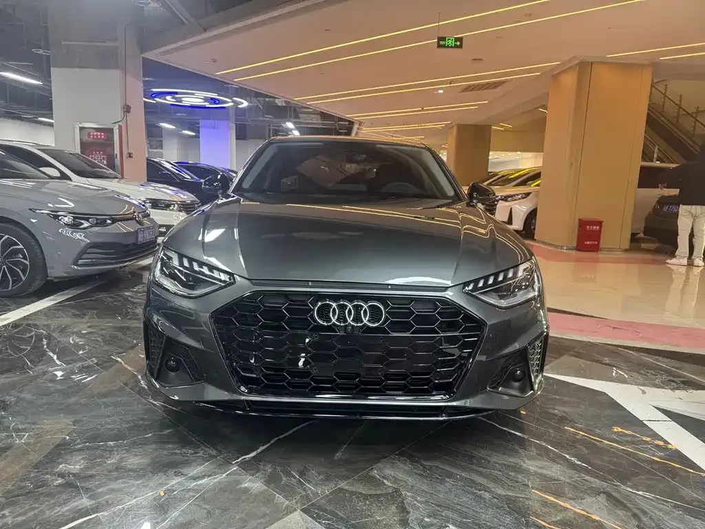 Audi A4L 2021 из CN, фото 8