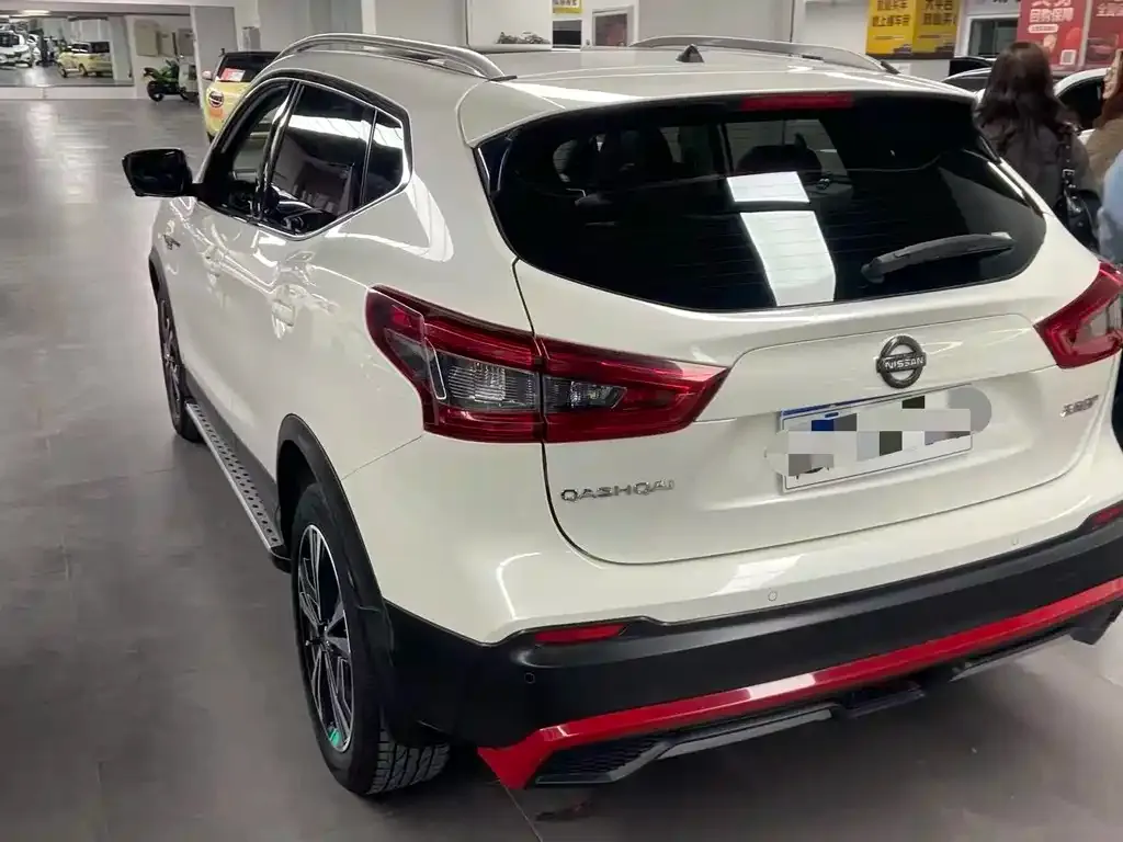Nissan Qashqai — фото 8