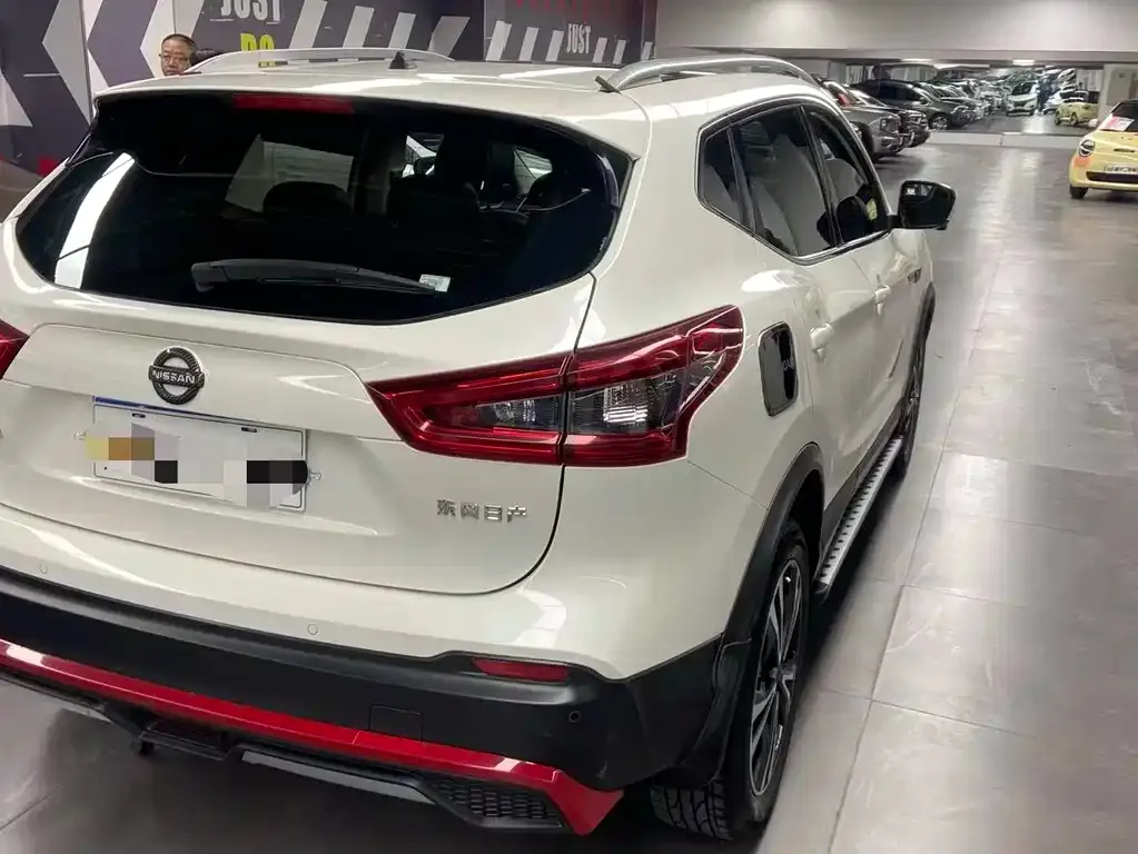 Nissan Qashqai — фото 10