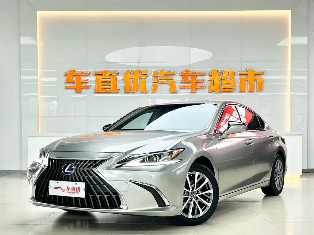 Lexus ES — фото 1