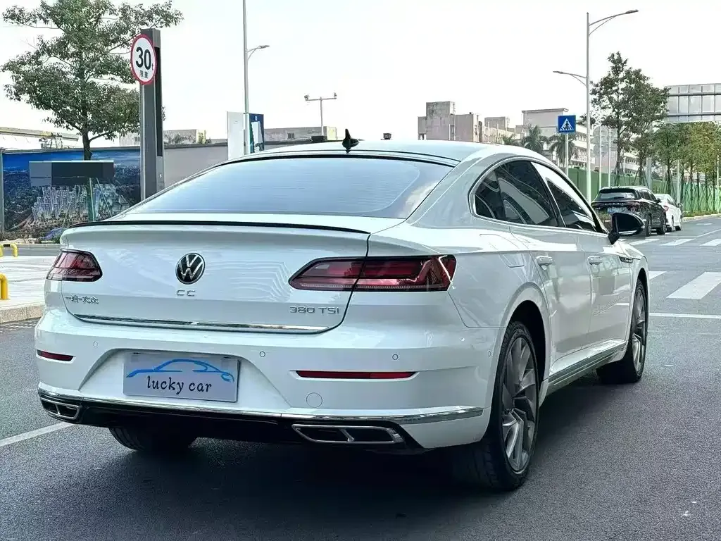 Volkswagen CC 2023 из CN, фото 3