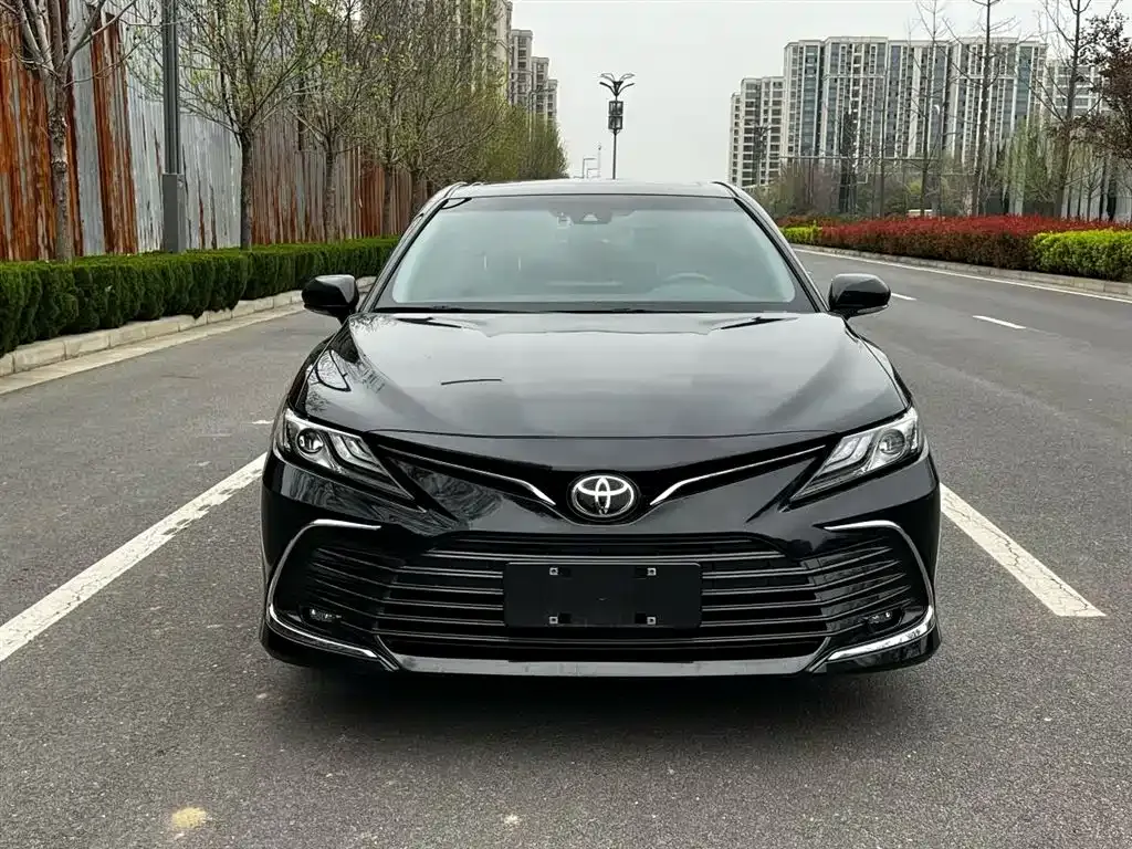 Toyota Camry — фото 4