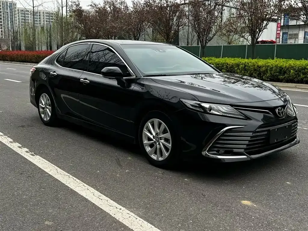Toyota Camry — фото 7