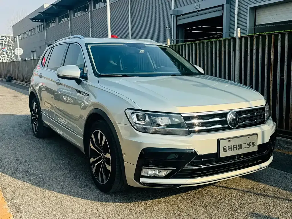 Volkswagen Tiguan L 2021 из CN, фото 10
