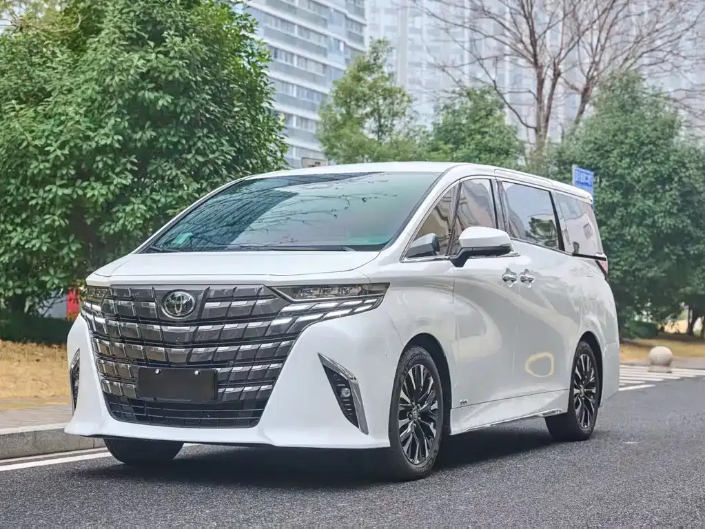 Toyota Alphard 2024 из CN, фото 1