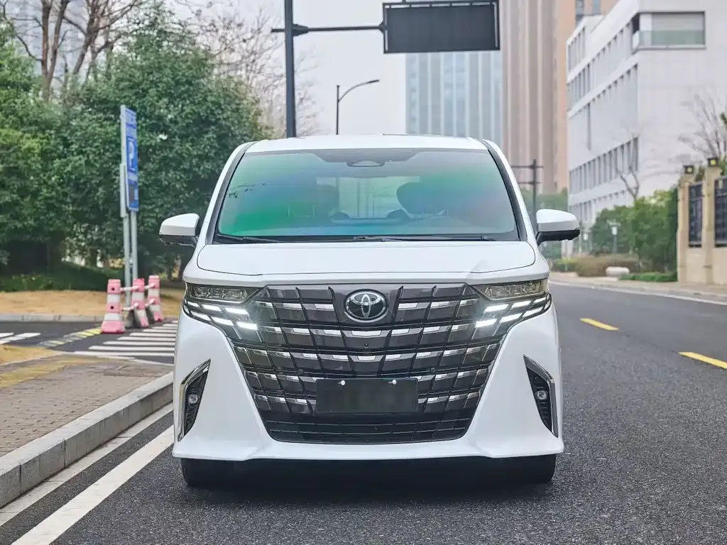 Toyota Alphard 2024 из CN, фото 2