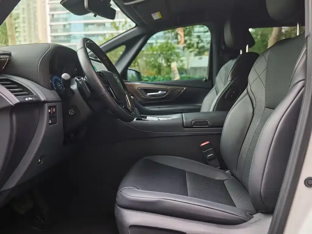 Toyota Alphard 2024 из CN, фото 8