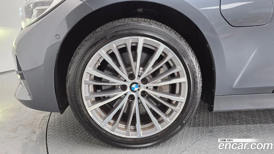 BMW 3-Series 2021 из KR, фото 8