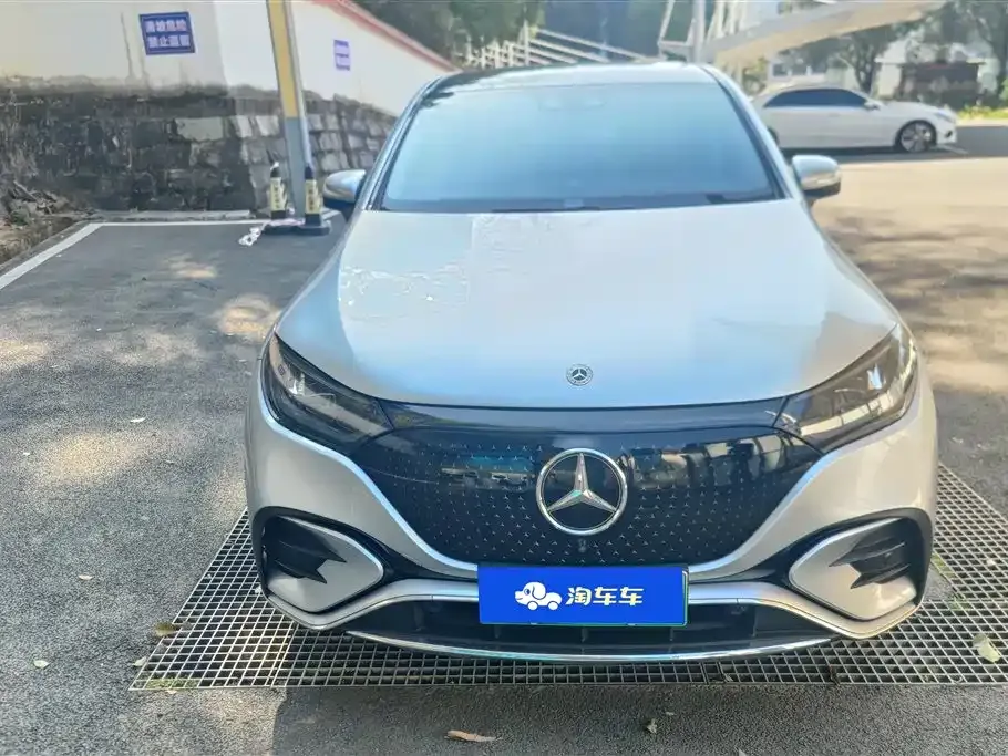 Mercedes-Benz EQE SUV 2023 из CN, фото 10