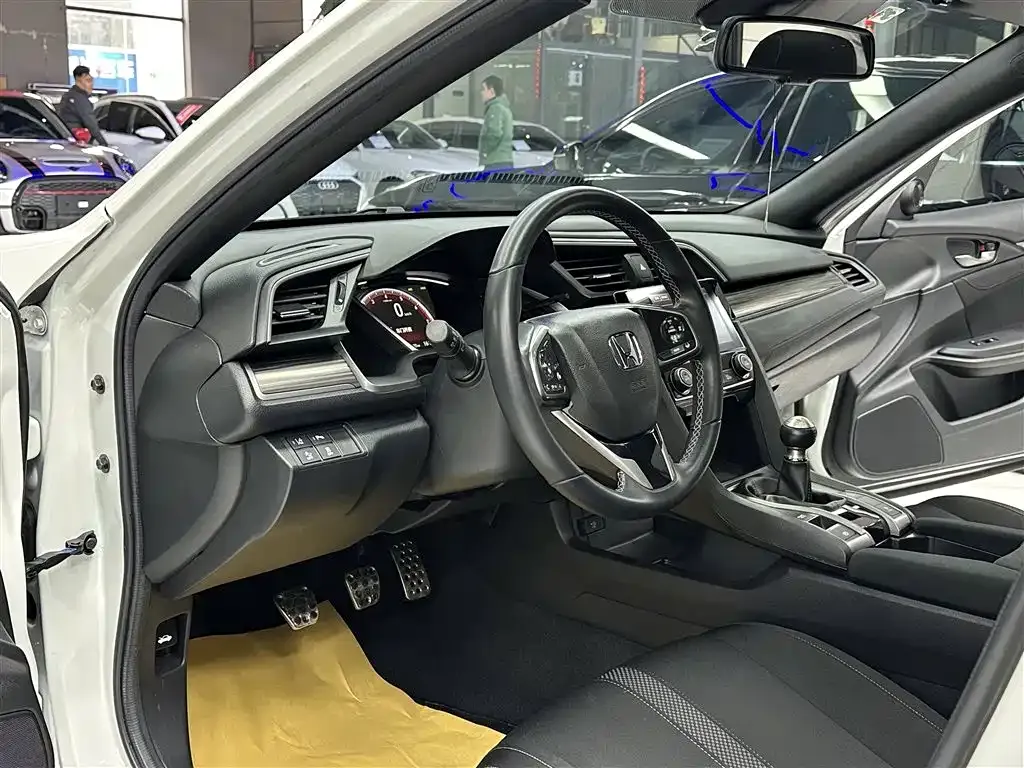 Honda Civic — фото 10