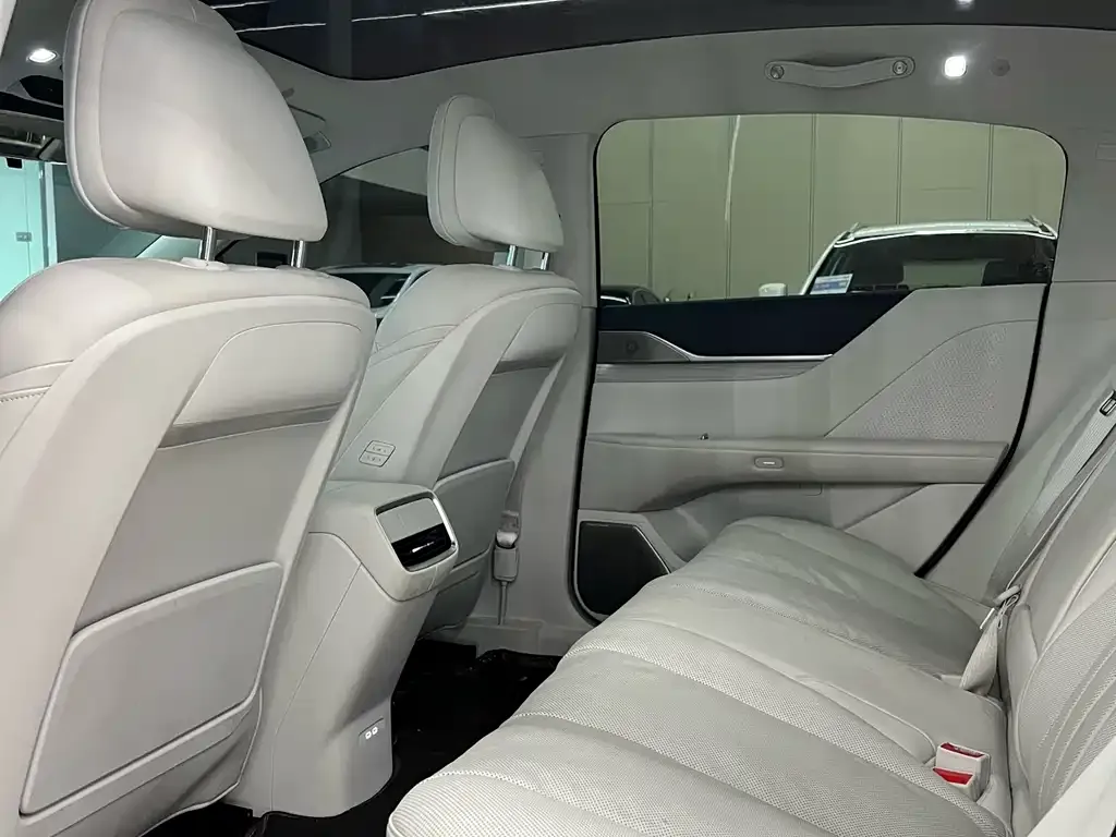 Buick Electra L7 2025 из CN, фото 6
