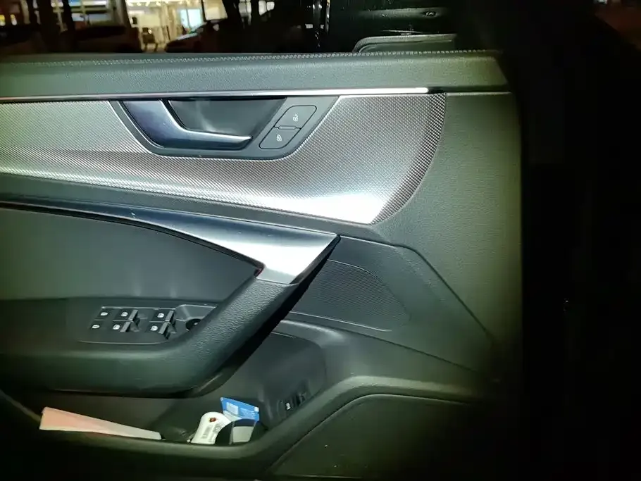 Audi A6L 2021 из CN, фото 10