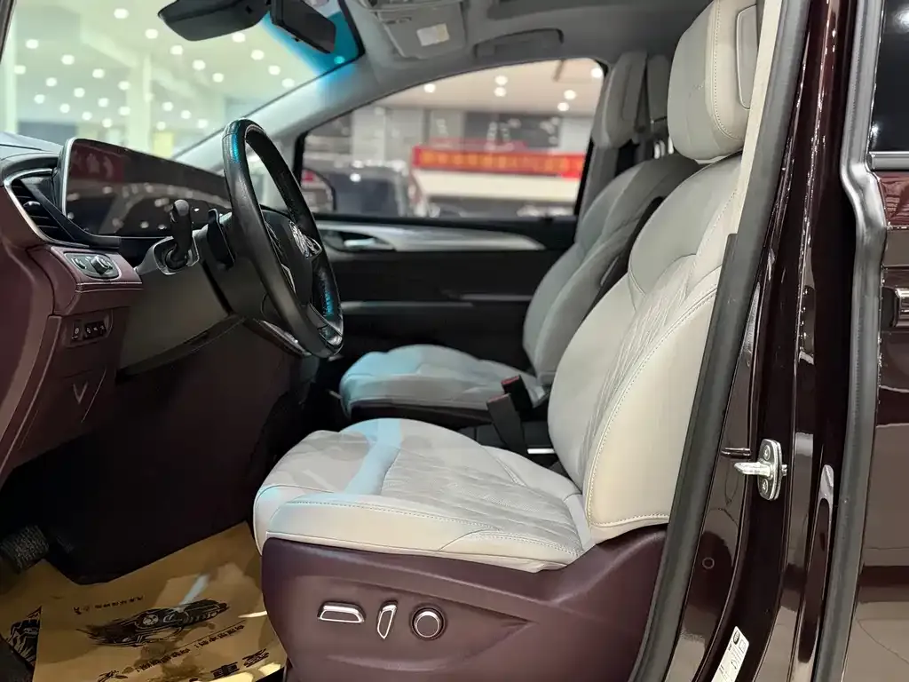 Buick GL8 2022 из CN, фото 2