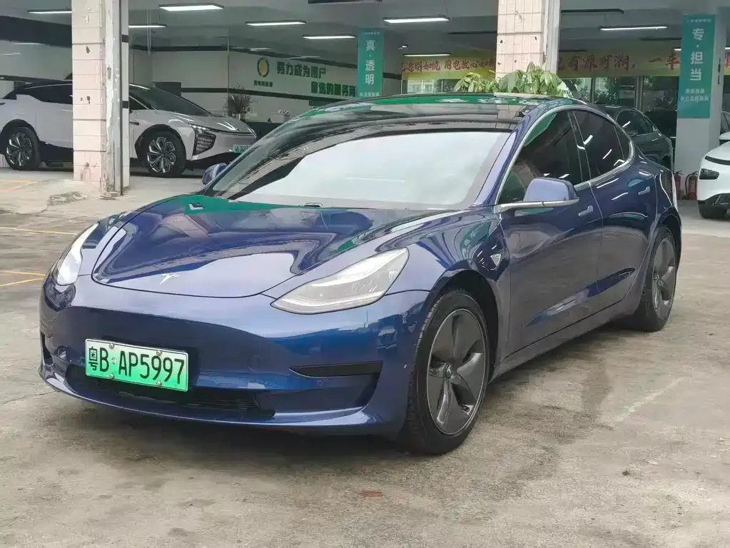 Tesla Model 3 — фото 10