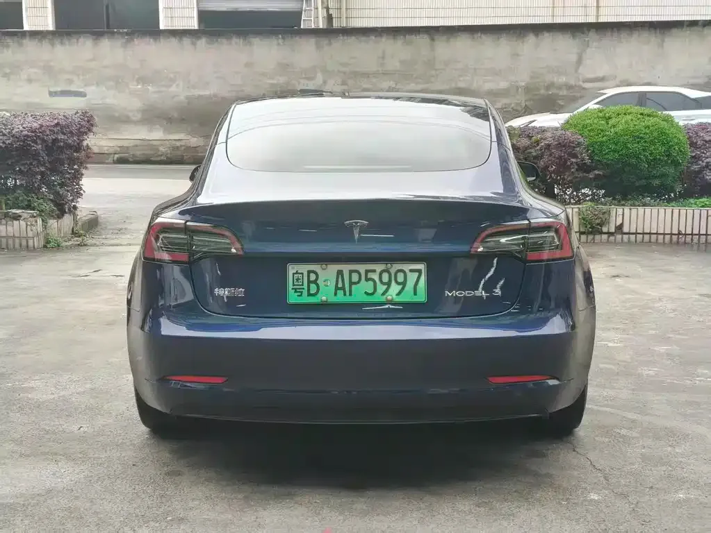 Tesla Model 3 — фото 8