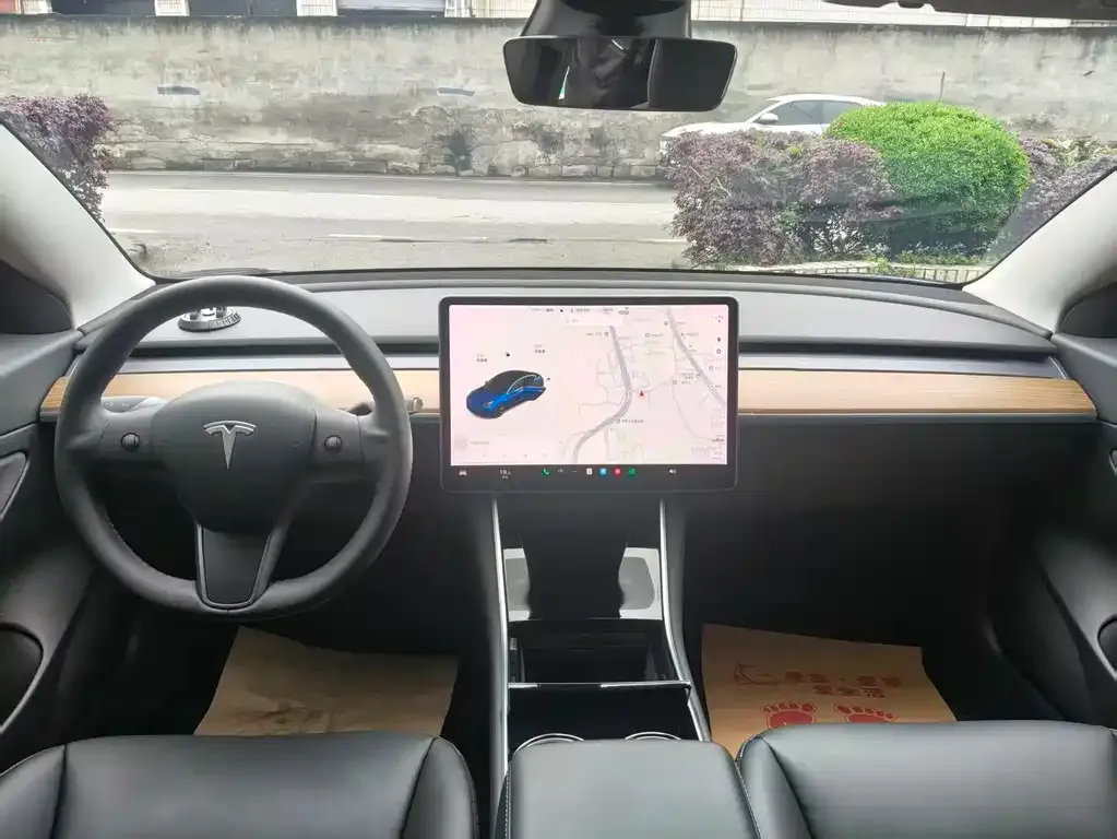 Tesla Model 3 — фото 6