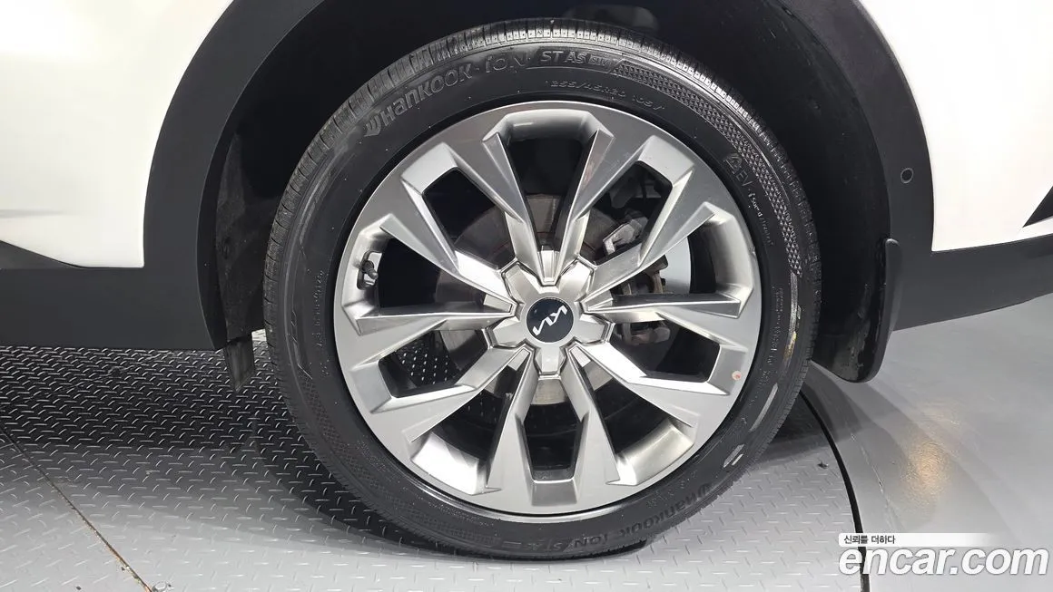 Kia Sorento — фото 8