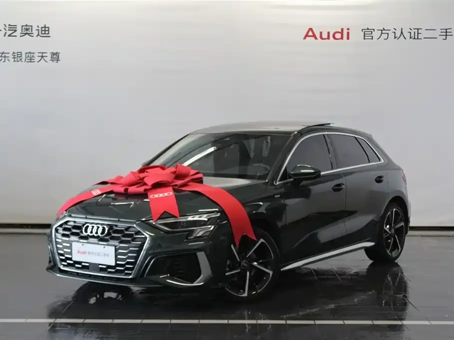 Audi A3 2023 из CN, фото 2