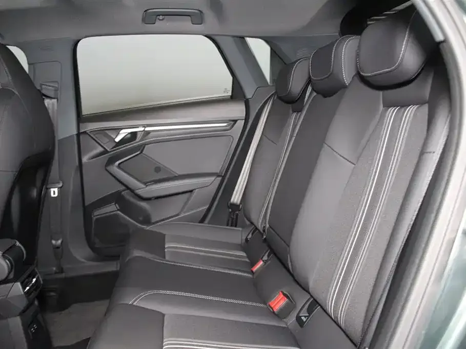 Audi A3 2023 из CN, фото 6