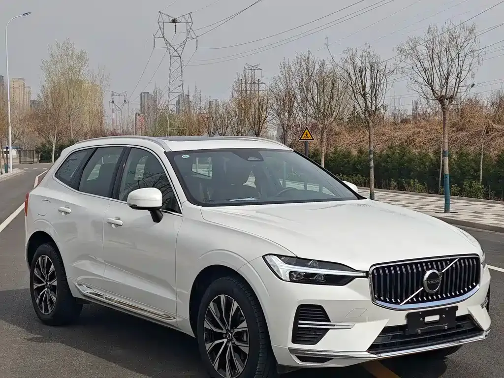 Volvo XC60 — фото 10