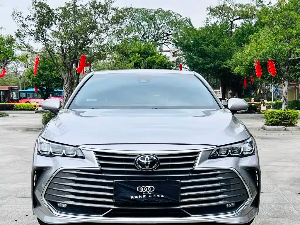 Toyota Avalon 2022 из CN, фото 1