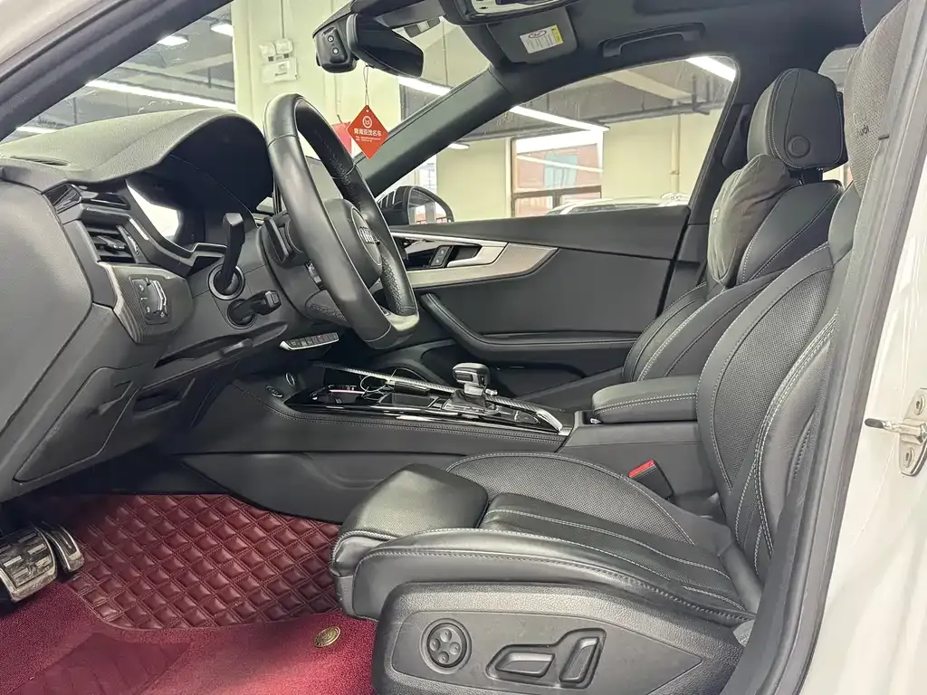 Audi A4L 2023 из CN, фото 7
