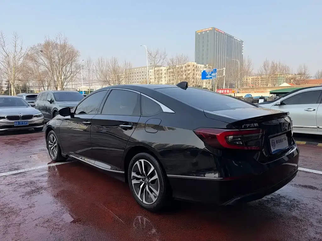 Honda Accord — фото 7