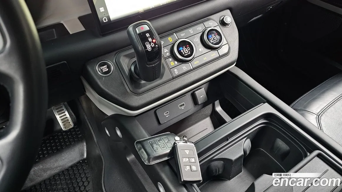 Land Rover Defender 2023 из KR, фото 7