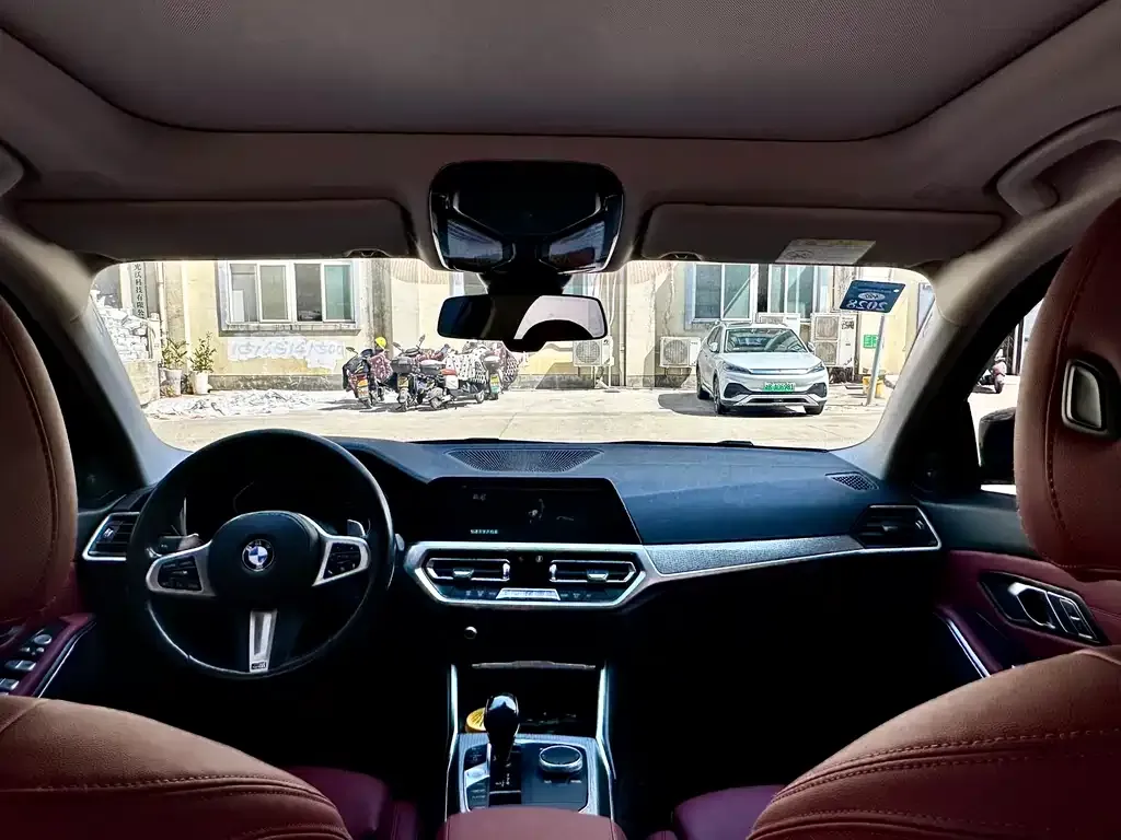 BMW 3 Series 2022 из CN, фото 2