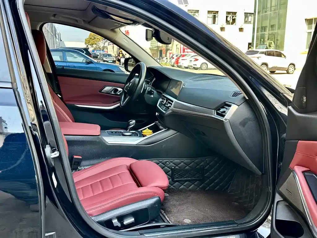 BMW 3 Series 2022 из CN, фото 5