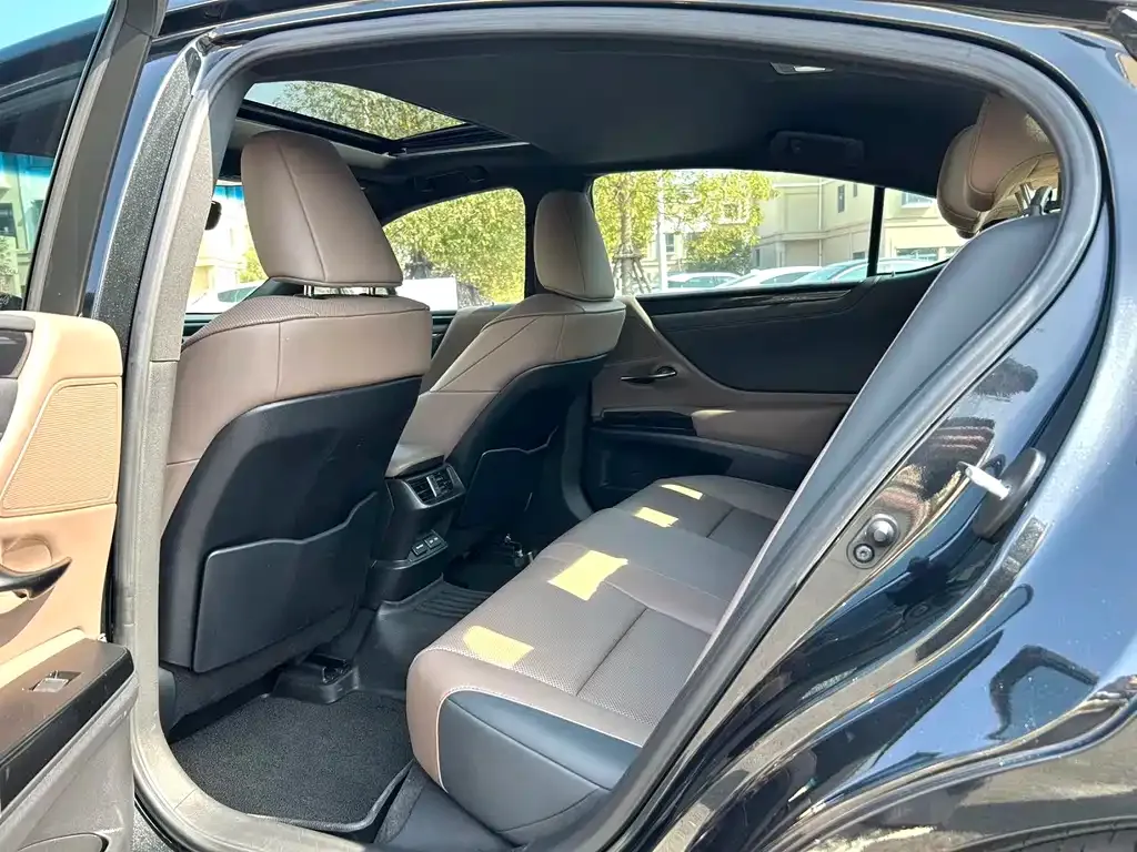 Lexus ES 2022 из CN, фото 4