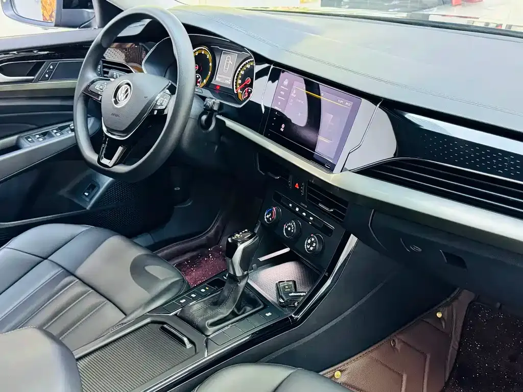 Volkswagen Passat 2021 из CN, фото 10