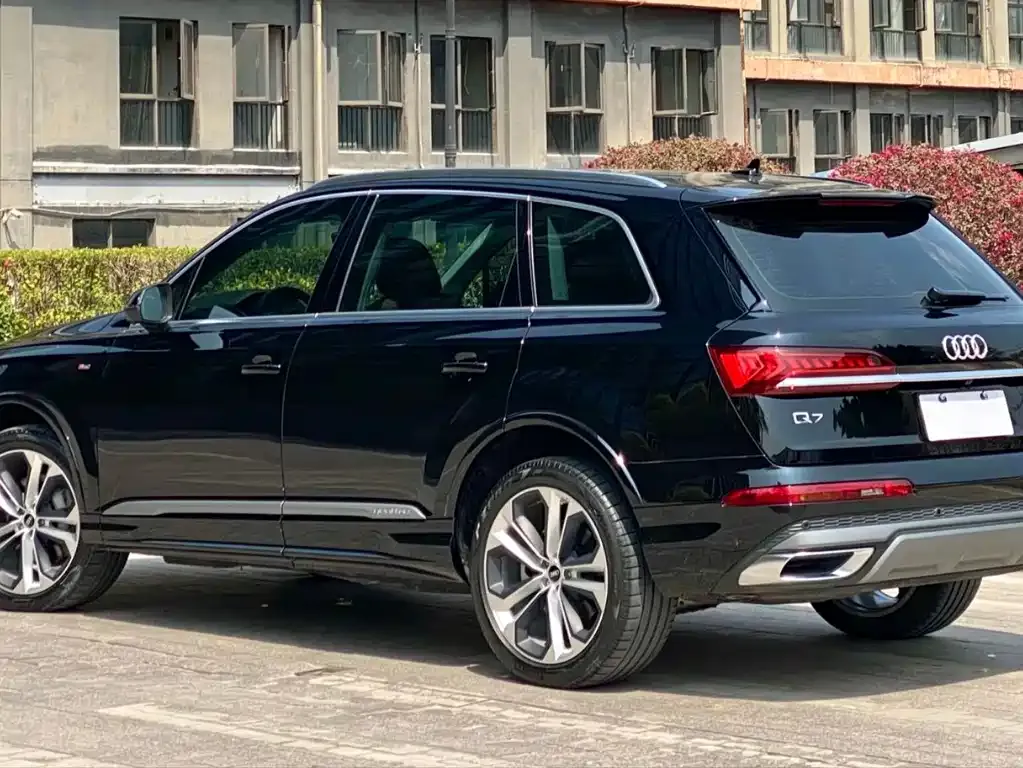 Audi Q7 — фото 4