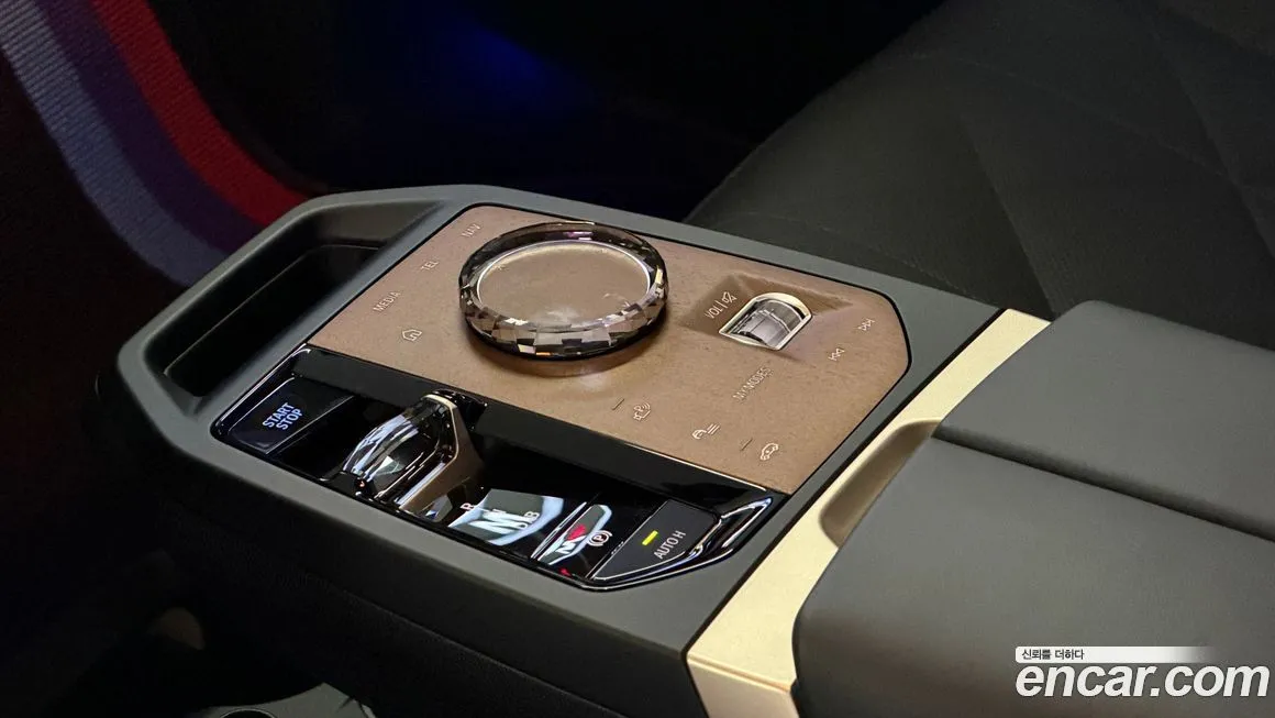 BMW iX — фото 10