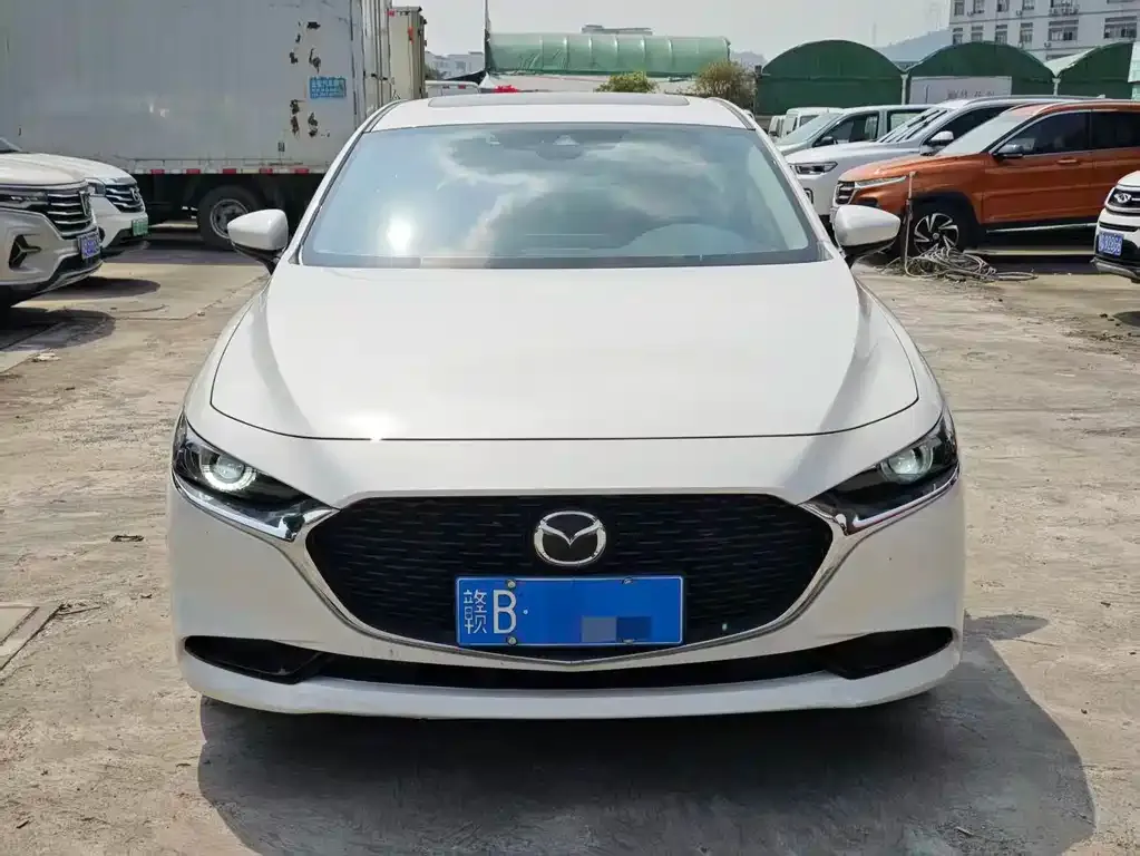 Mazda 3 Axela 2023 из CN, фото 1