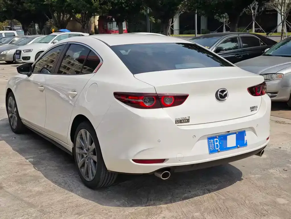 Mazda 3 Axela 2023 из CN, фото 4