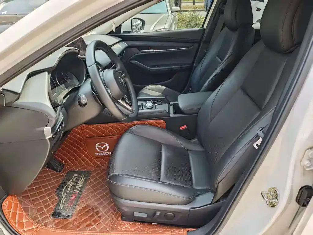 Mazda 3 Axela 2023 из CN, фото 3