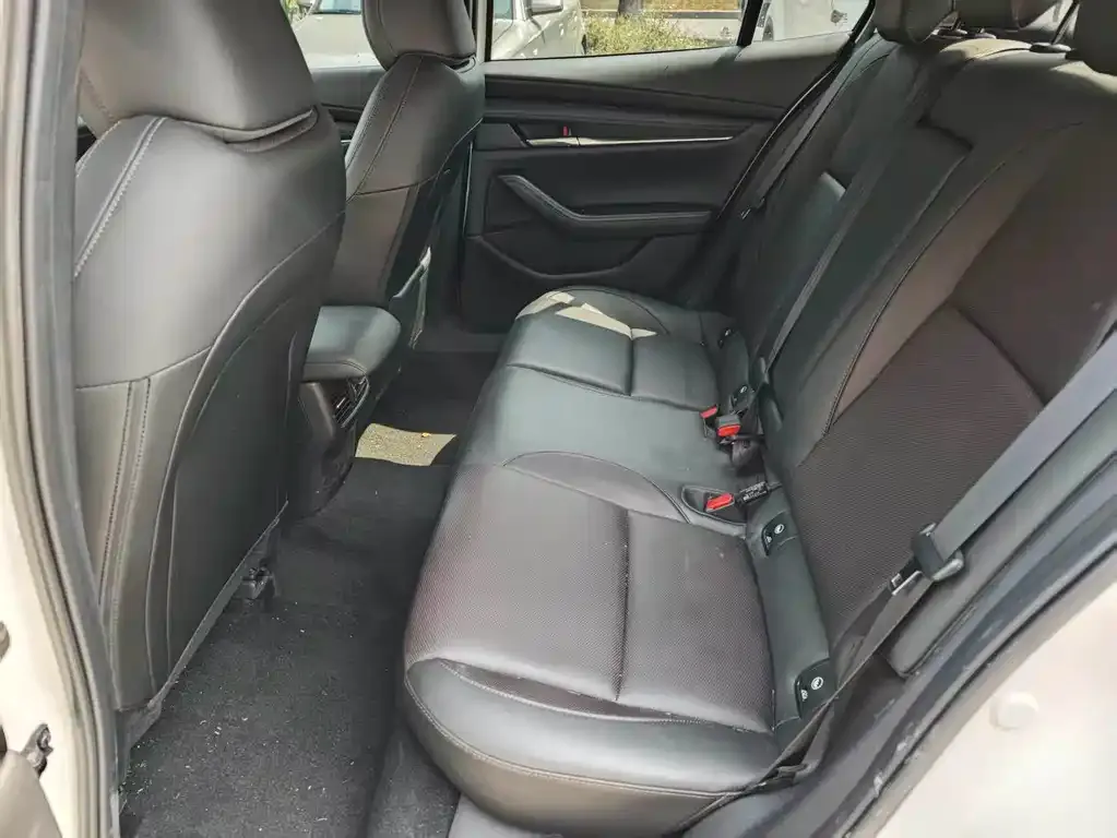 Mazda 3 Axela 2023 из CN, фото 2