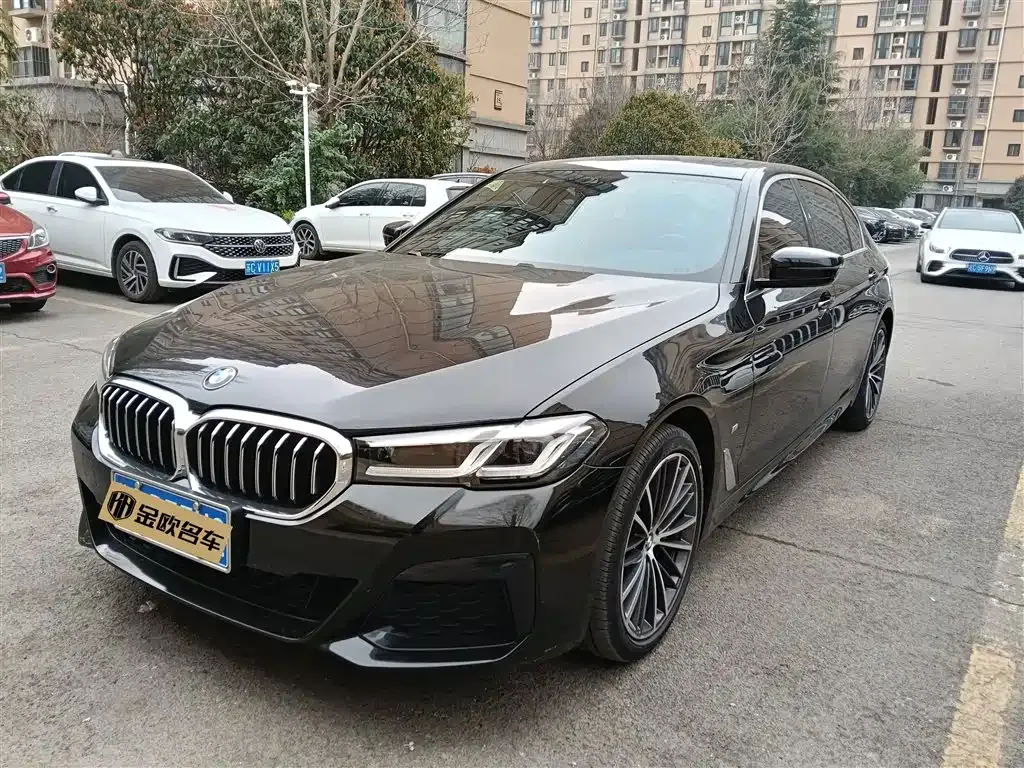 BMW 5 Series — фото 1