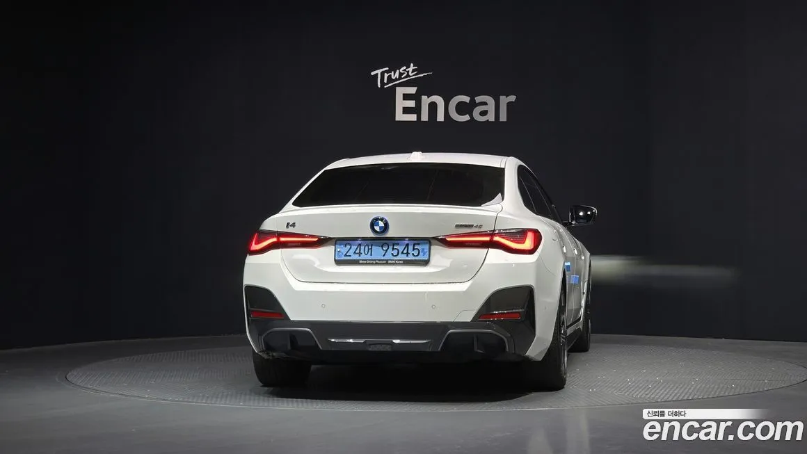 BMW i4 — фото 3