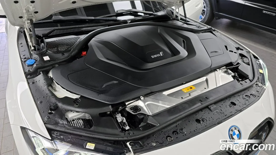 BMW i4 — фото 6