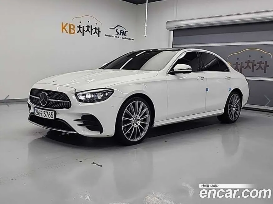 Mercedes-Benz E-Class — фото 1