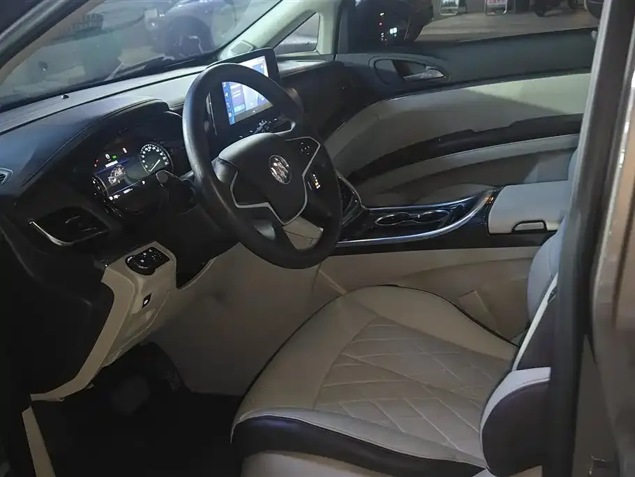 Buick GL8 2022 из CN, фото 2
