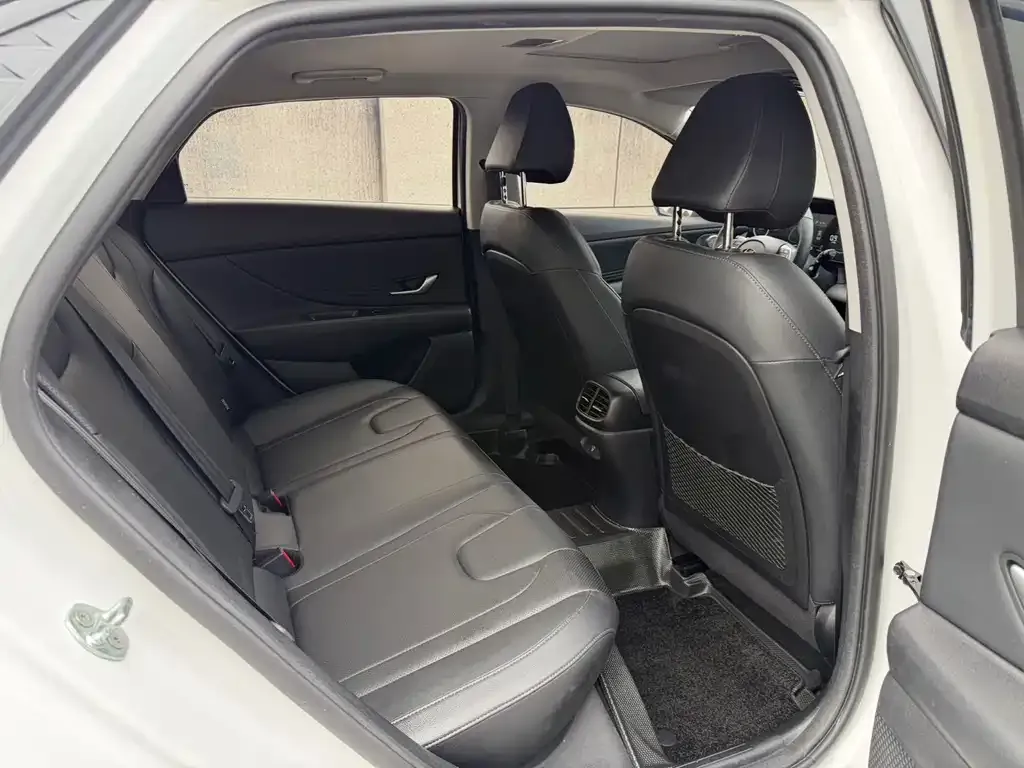 Hyundai Elantra 2024 из CN, фото 5
