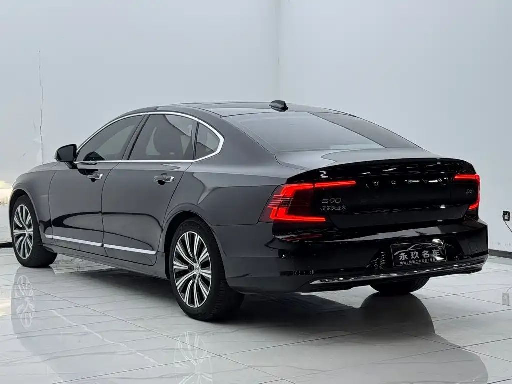 Volvo S90 — фото 3